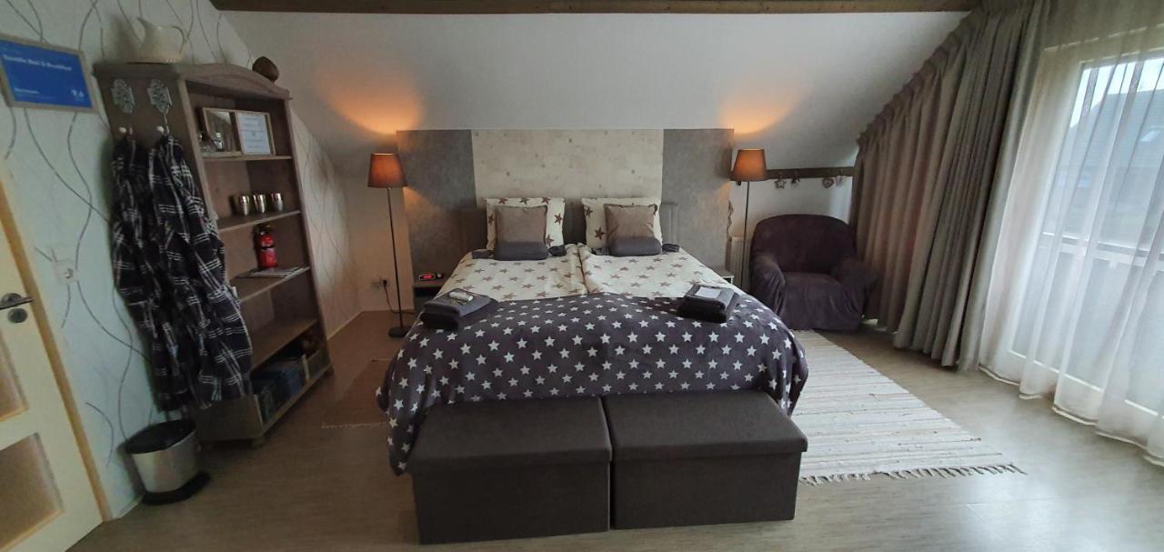 Bed & Breakfast Ravelin Rees Exterior photo